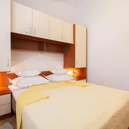 Alesa Steva Apartman *